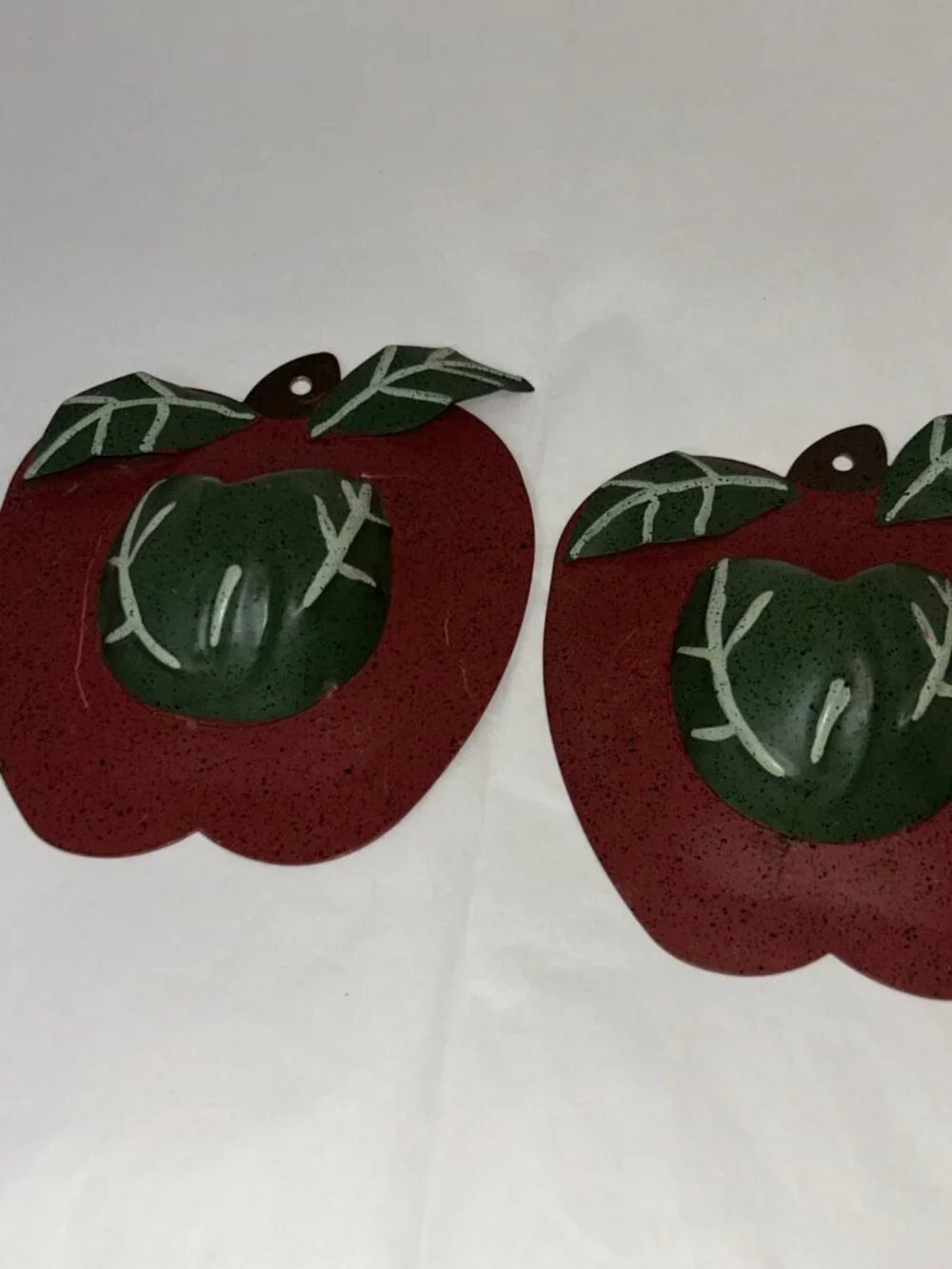 [2] APPLE METAL HANGING WALL pocket DECORATIONS country rustic Gallery Wall